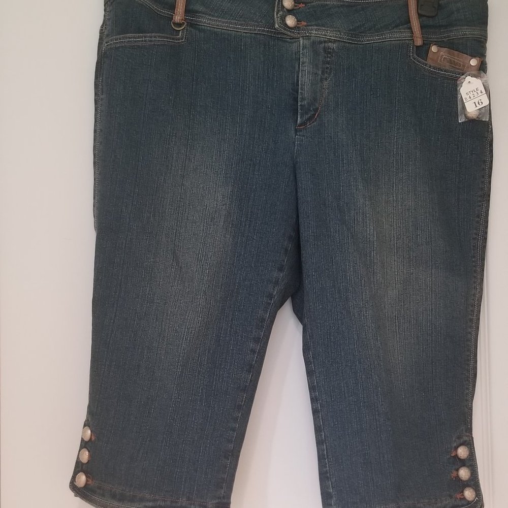 Boston Proper Capri Jeans